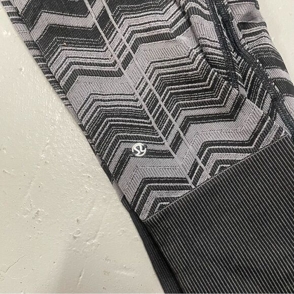 Lululemon Ebb To Street Pants Yoga Leggings Chevron Heathered Black Gray Size 4 - Picture 5 of 5